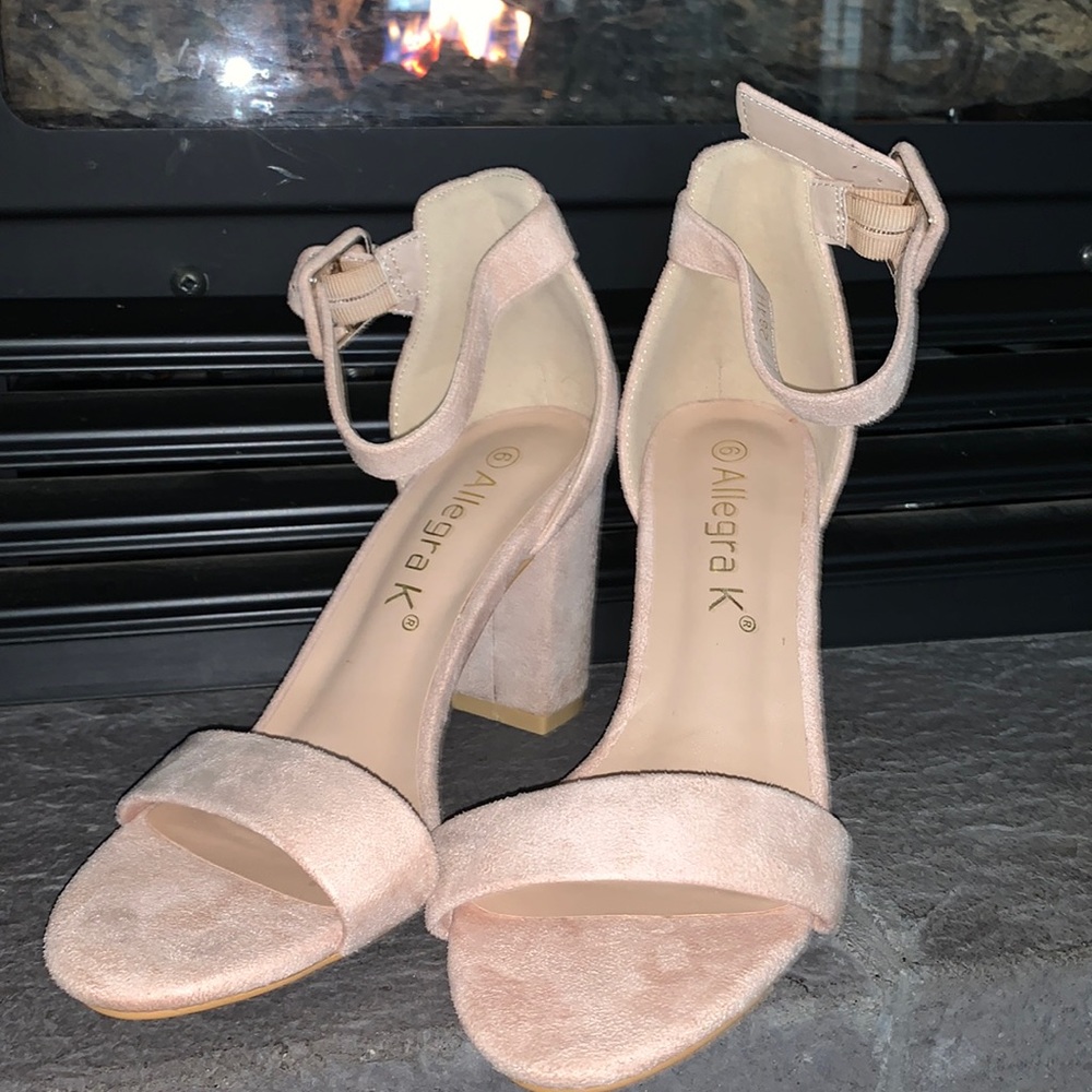 New cream Allegra K heels